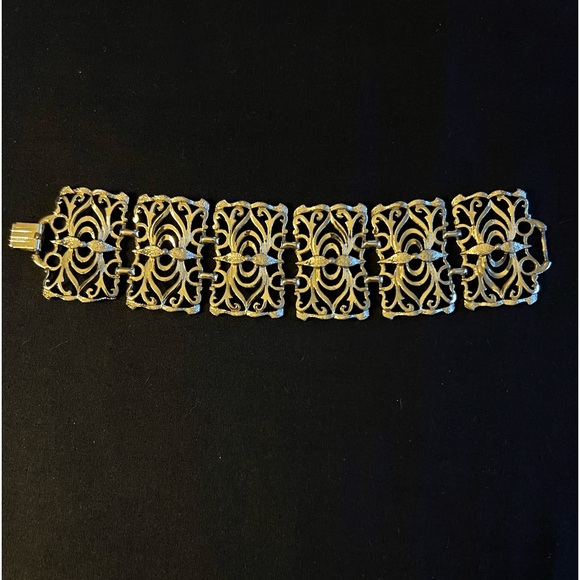Large Link Bracelet - Picture 2 of 9